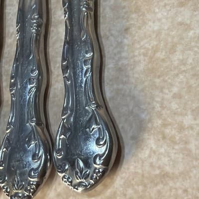 4 Pfaltzgraff HEIRLOOM REMEMBRANCE BETHANY Stainless Silverware Butter Knives - Thumbnail 5