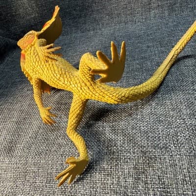 Vintage Imperial Dragon Frilled Lizard Figure Yellow Orange Plastic 12” X 7.5” - Thumbnail 8