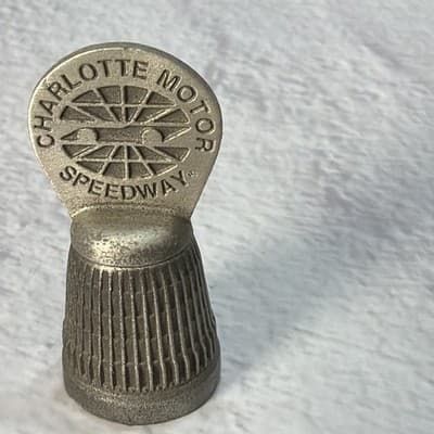 Charlotte Motor Speedway VINTAGE FORT PEWTER THIMBLE SOUVENIR SEWING TOOL - Thumbnail 2