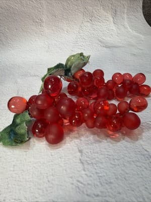 Vintage Set Of 2 Small MCM Ruby Red Lucite Acrylic Grapes Cluster Set Velvet - Thumbnail 5