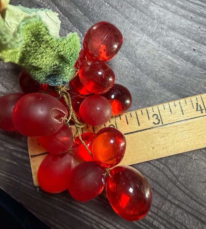 Vintage Set Of 2 Small MCM Ruby Red Lucite Acrylic Grapes Cluster Set Velvet - Thumbnail 4
