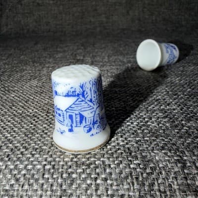 4 Vintage Ceramic Thimbles Sewing Americana Blue Transferware China Made Japan - Thumbnail 8