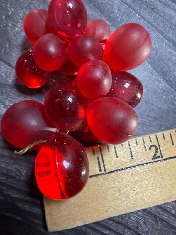 Vintage Set Of 2 Small MCM Ruby Red Lucite Acrylic Grapes Cluster Set Velvet - Thumbnail 2