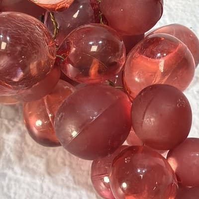 Vintage Small Cluster MCM Purple Lucite Acrylic Grapes Cluster Set with Leaves - Thumbnail 9