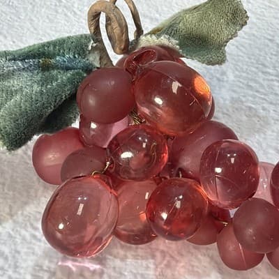 Vintage Small Cluster MCM Purple Lucite Acrylic Grapes Cluster Set with Leaves - Thumbnail 2