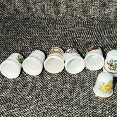 Vintage Ceramic Porcelain Thimbles Lot of 13 Mixed & Floral Sewing Trinkets - Thumbnail 7
