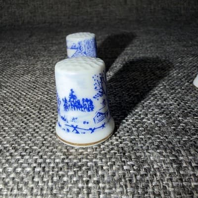 4 Vintage Ceramic Thimbles Sewing Americana Blue Transferware China Made Japan - Thumbnail 7