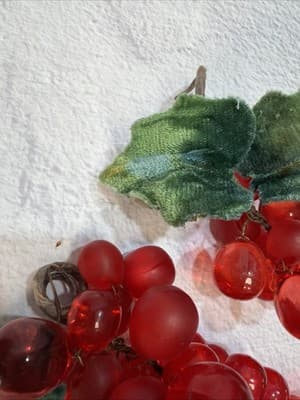 Vintage Set Of 2 Small MCM Ruby Red Lucite Acrylic Grapes Cluster Set Velvet - Thumbnail 10