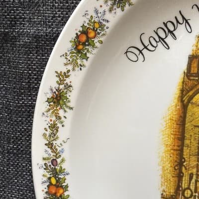 Holly Hobbie 1972 Christmas Plate Happy Memories Warm The Heart Fireplace Toys - Thumbnail 5