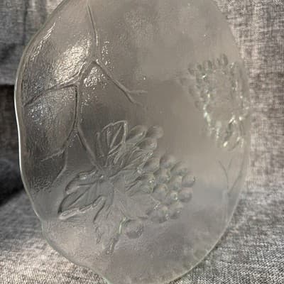 Kosta Boda Style Double Grapes Round 11" Cheese Plate platter Art Glass Sweden - Thumbnail 8
