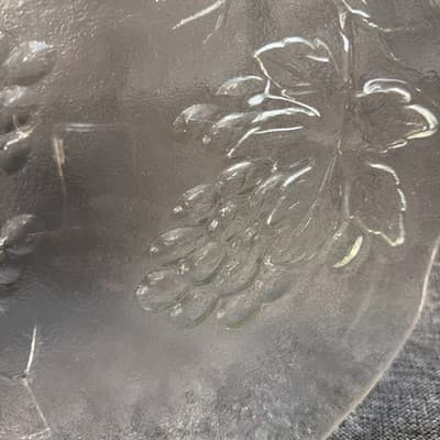 Kosta Boda Style Double Grapes Round 11" Cheese Plate platter Art Glass Sweden - Thumbnail 2
