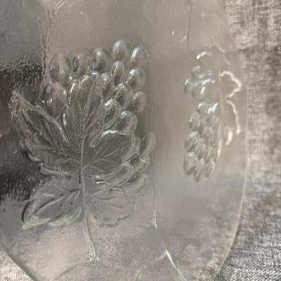Kosta Boda Style Double Grapes Round 11" Cheese Plate platter Art Glass Sweden - Thumbnail 3