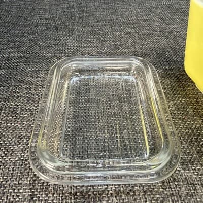Vintage Pyrex Refrigerator Dish #501-B with Lid 1-1/2 Cup Yellow EUC No Chips - Thumbnail 8