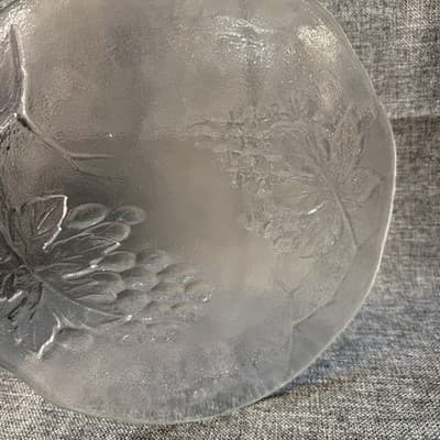 Kosta Boda Style Double Grapes Round 11" Cheese Plate platter Art Glass Sweden - Thumbnail 7