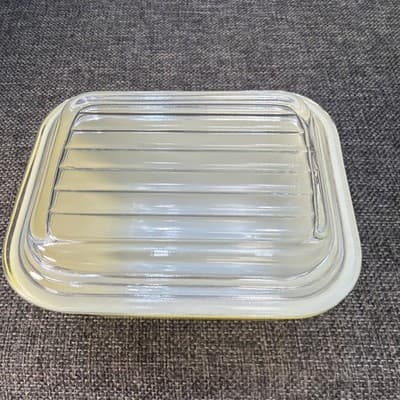 Vintage Pyrex Refrigerator Dish #501-B with Lid 1-1/2 Cup Yellow EUC No Chips - Thumbnail 2