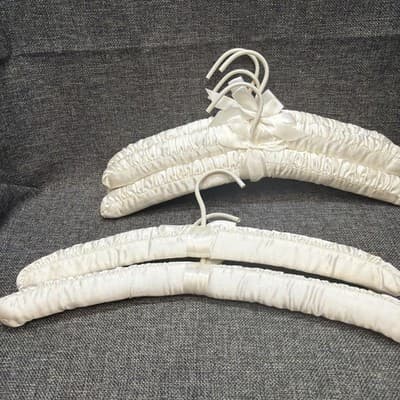 Lot of 6 Vintage satin padded hangers with bows bridal bridemaid NOS - Thumbnail 7