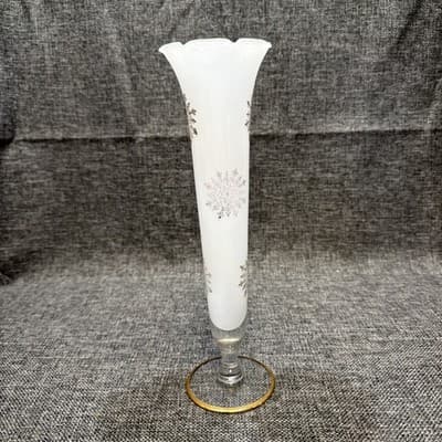 MCM Frosted Milk Glass Trumpet Vase Gold Medallion Snowflake Ruffled Rim 10” - Thumbnail 9