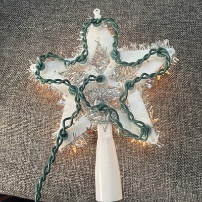 Merry Bright 6.5" Silver Garland Christmas Star w/ Blinking Clear Lights Tree - Thumbnail 6