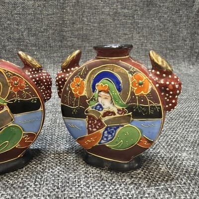 Satsuma Moriage Geisha Girl Handpainted Mini Bud Vase 1940 Occupied Japan VTG - Thumbnail 3