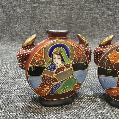 Satsuma Moriage Geisha Girl Handpainted Mini Bud Vase 1940 Occupied Japan VTG - Thumbnail 2