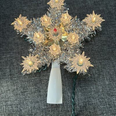 Merry Bright 6.5" Silver Garland Christmas Star w/ Blinking Clear Lights Tree - Thumbnail 2
