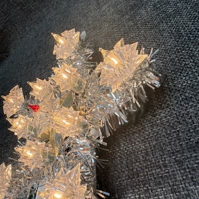 Merry Bright 6.5" Silver Garland Christmas Star w/ Blinking Clear Lights Tree - Thumbnail 4