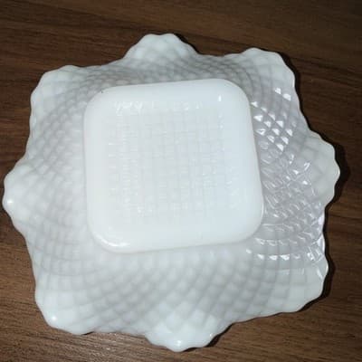 VTG Set 3 Milk Glass Ruffled Edge Diamond Cut Candy Trinket Dish Anchor Hocking - Thumbnail 8