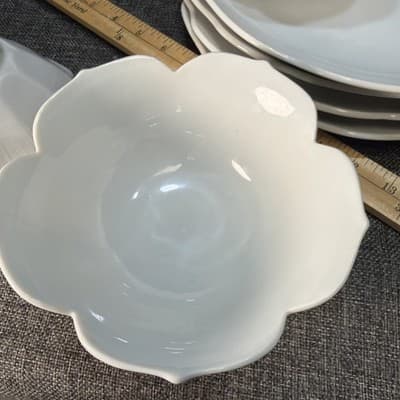 Vintage Japanese Porcelain Lotus Bowls Plates Set Of 4 White Ceramic Decorative - Thumbnail 8