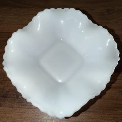 VTG Set 3 Milk Glass Ruffled Edge Diamond Cut Candy Trinket Dish Anchor Hocking - Thumbnail 3