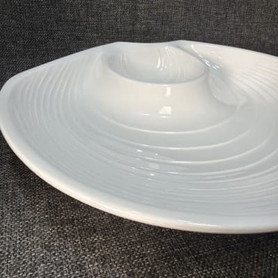 VTG White CLAM SHELL CERAMIC POTTERY ROUND 12" JAPAN CHIP & DIP Platter Chipped - Thumbnail 4