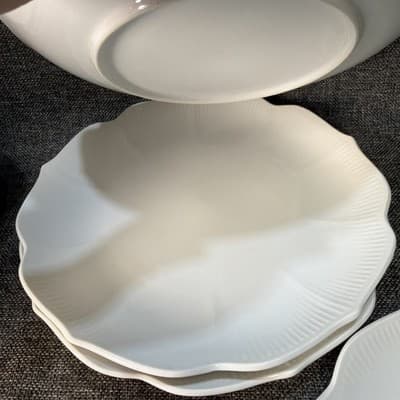 Vintage Japanese Porcelain Lotus Bowls Plates Set Of 4 White Ceramic Decorative - Thumbnail 17