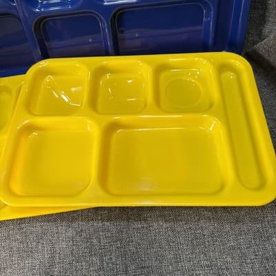 Cafeteria TRAEX Picnic School Lunch 6 Compartment Divider Tray Set Of 4 Vintage - Thumbnail 2