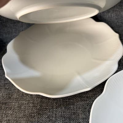 Vintage Japanese Porcelain Lotus Bowls Plates Set Of 4 White Ceramic Decorative - Thumbnail 18