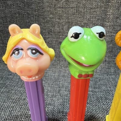 4 Retired Muppets Pez Fozzie Kermit Gonzo & Miss Piggy 1991 Loose Unused - Thumbnail 2