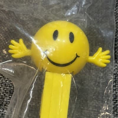 PEZ Rare Smiley Dispenser 1998 Burlingame Museum Of Pez Memorabilia Arms no Feet - Thumbnail 12
