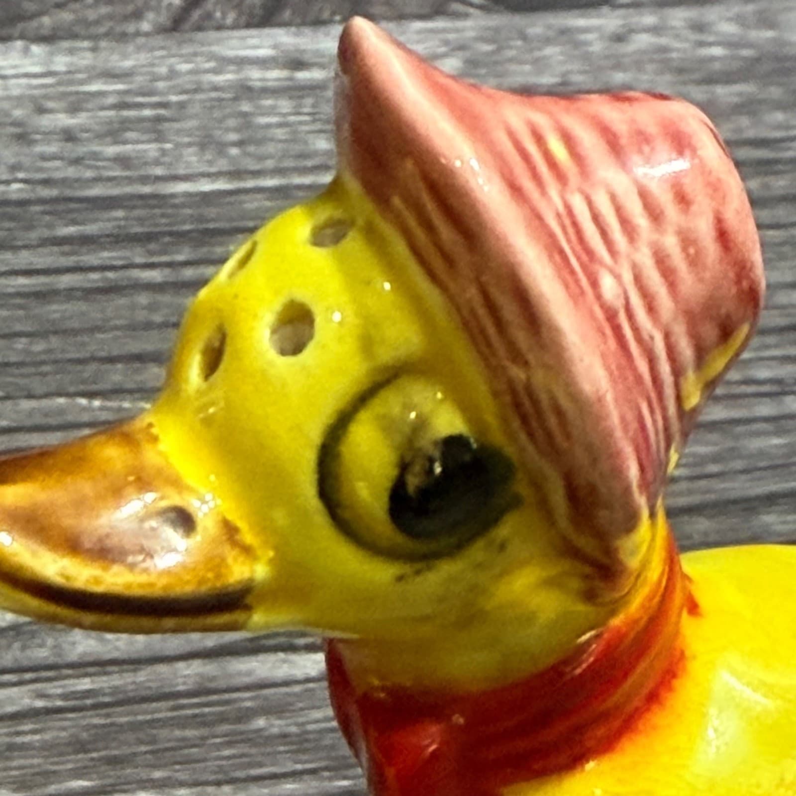 VTG Anthropomorphic Hand-Painted Ducks in Hats Salt & Pepper Shakers - Thumbnail 5