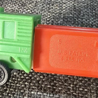 Lot Of 9 D Series Pez Truck Rigs With Fixed Wheels R1 - R4 Red Green Blue Yellow - Thumbnail 6