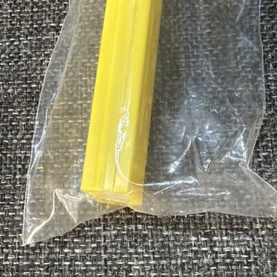 PEZ Rare Smiley Dispenser 1998 Burlingame Museum Of Pez Memorabilia Arms no Feet - Thumbnail 4