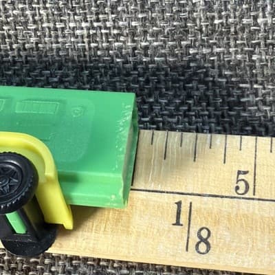 Lot Of 9 D Series Pez Truck Rigs With Fixed Wheels R1 - R4 Red Green Blue Yellow - Thumbnail 14