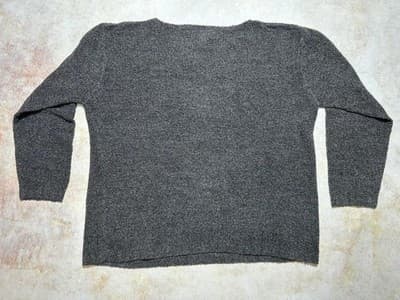 Womens Lightweight Soft Gray Sweater Mia Nola Grey with Red Heart Size S M - Thumbnail 2