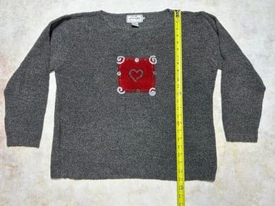 Womens Lightweight Soft Gray Sweater Mia Nola Grey with Red Heart Size S M - Thumbnail 4