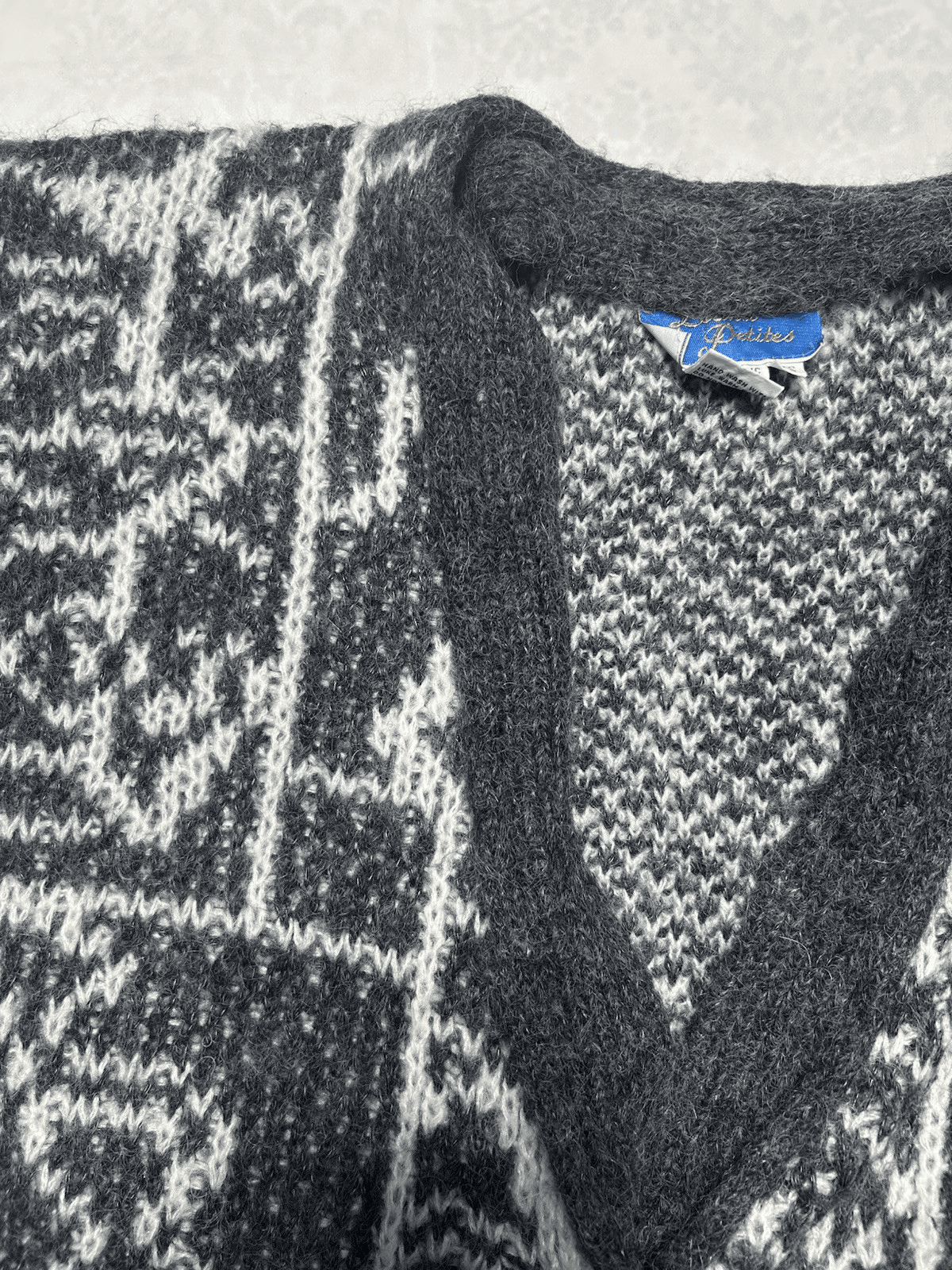 Women’s Size S M Pocketed Grandpa Vintage Fuzzy Acrylic Cardigan Grey Dancers - Thumbnail 17