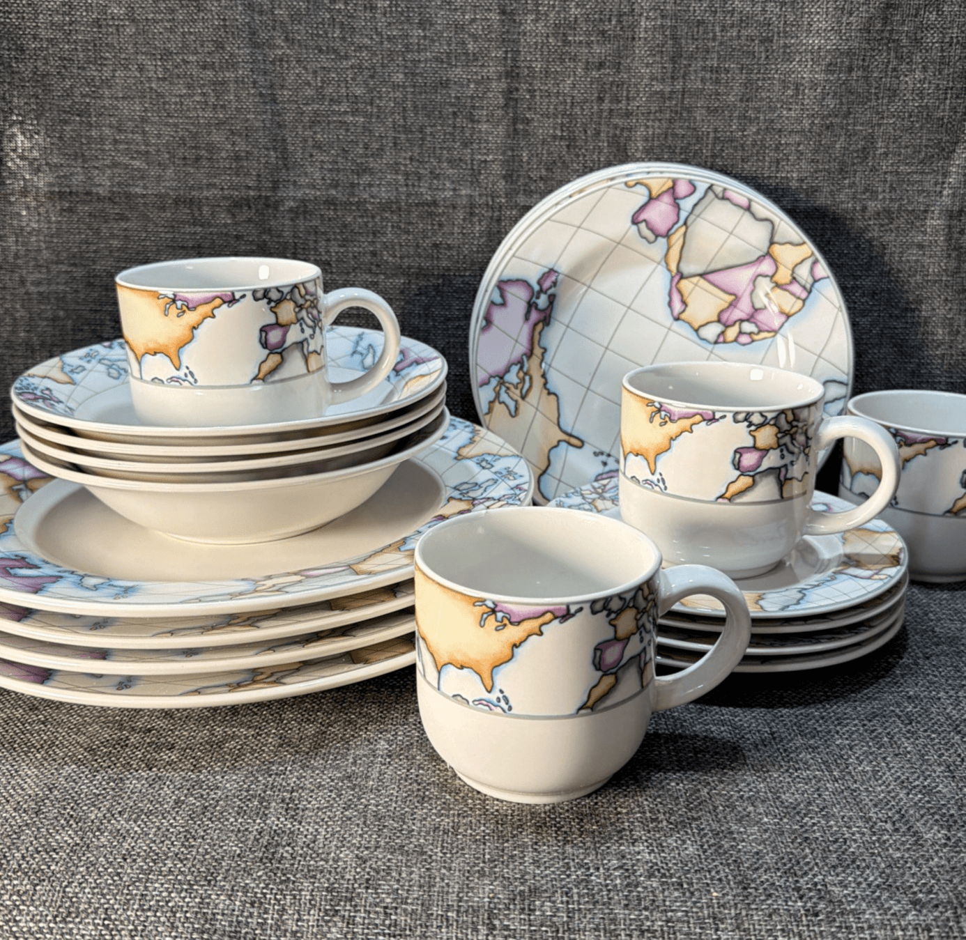 Vitromaster Atlas Stoneware 20 pc Dinner Set Service for 4 Vintage 90s Globe Map