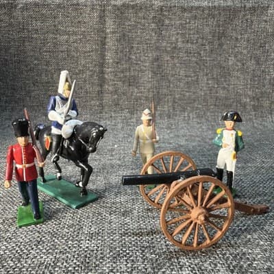 Lot Of Lead Soldiers And Other Mixed Or Unknown Brands Plus Cannon And Horse