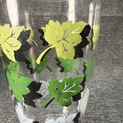 Vintage Libbey Green Leaves Pattern 7-inch Glass Shaker Vase 1950s-60s MCM - Thumbnail 3