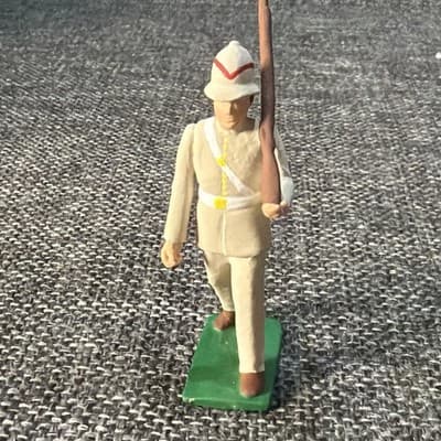 Lot Of Lead Soldiers And Other Mixed Or Unknown Brands Plus Cannon And Horse - Thumbnail 15