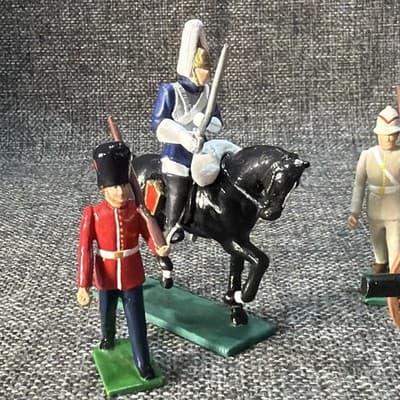 Lot Of Lead Soldiers And Other Mixed Or Unknown Brands Plus Cannon And Horse - Thumbnail 2