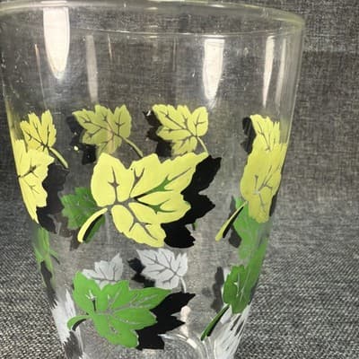 Vintage Libbey Green Leaves Pattern 7-inch Glass Shaker Vase 1950s-60s MCM - Thumbnail 5