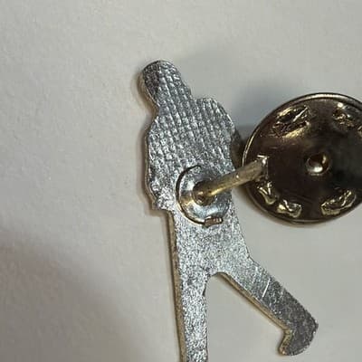 Vintage MICHAEL JACKSON 1980 Beat It Red Jacket Enamel Music Button Pin 80s Logo - Thumbnail 8