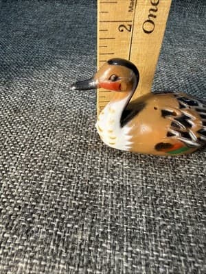 Vintage Mallard Ducks Red Green Plastic Salt and Pepper Shaker Set w/ Stoppers - Thumbnail 11